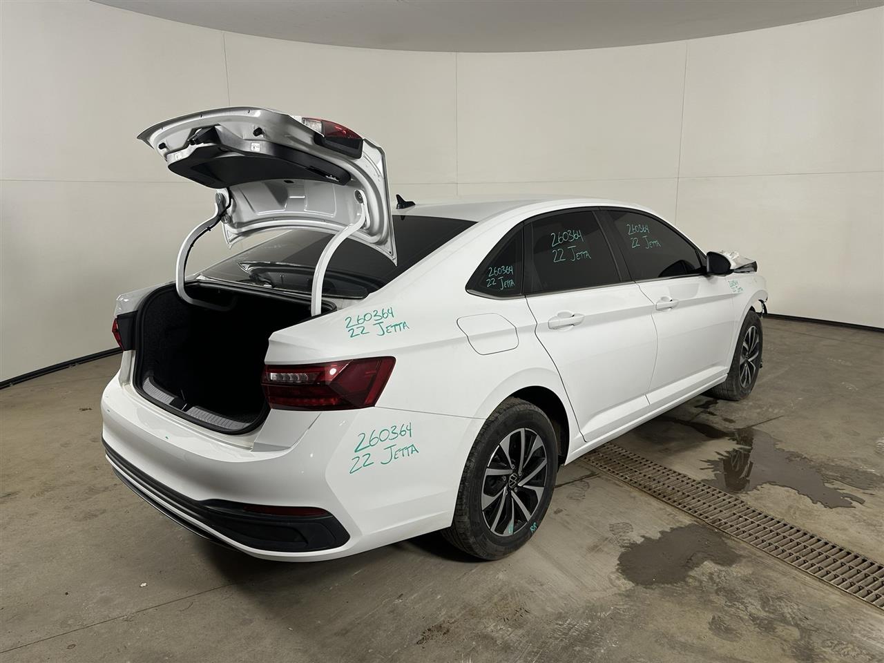 Vehicle/110864_04.jpg