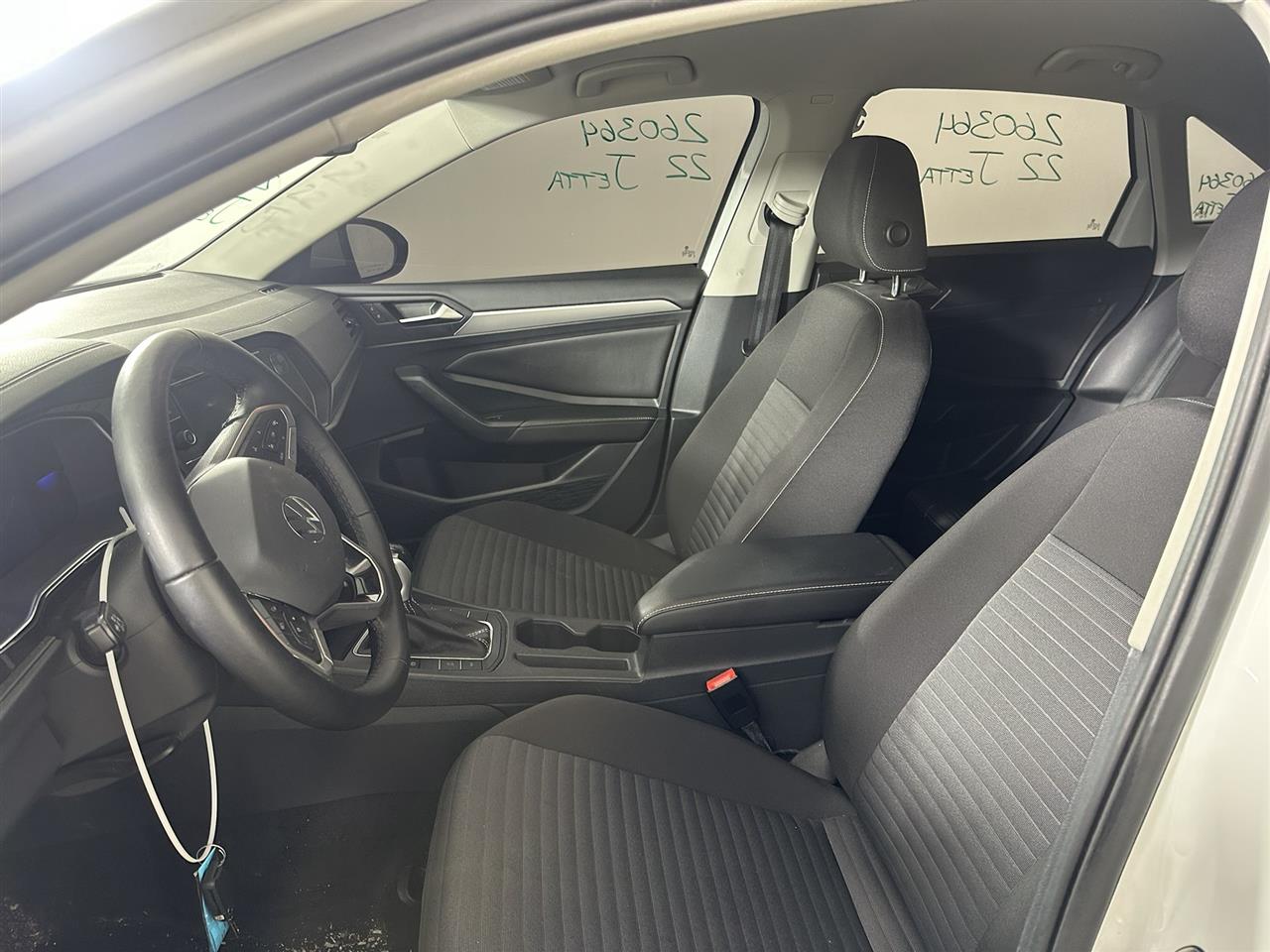 Vehicle/110864_07.jpg