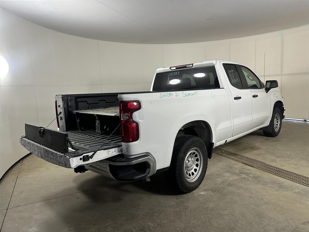 Vehicle/111249_04.jpg