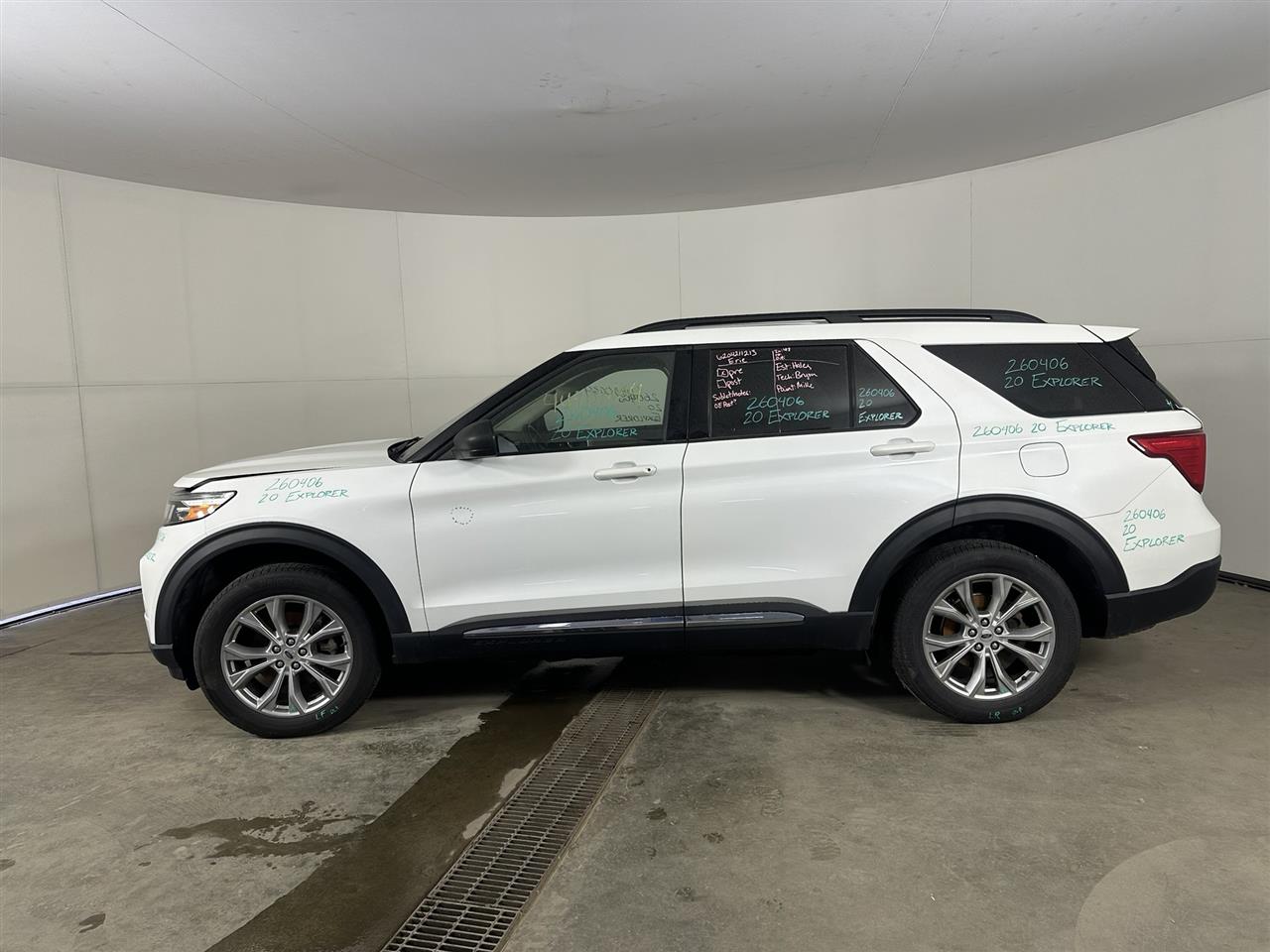 Vehicle/111546_02.jpg
