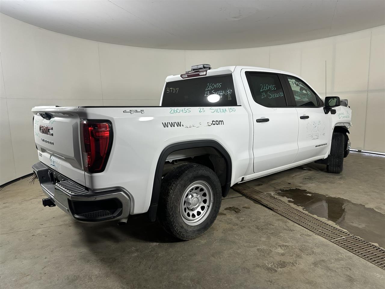 Vehicle/111870_04.jpg