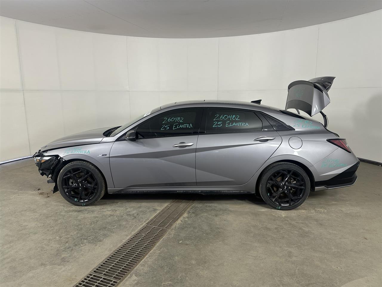 Vehicle/112741_02.jpg