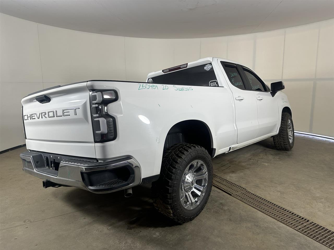 Vehicle/112746_04.jpg