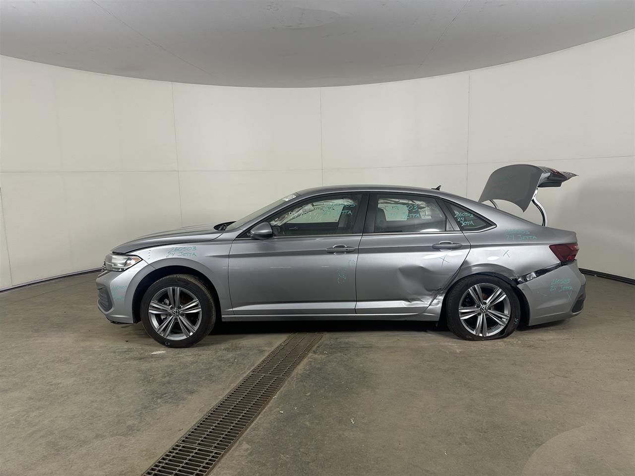 Vehicle/113054_02.jpg