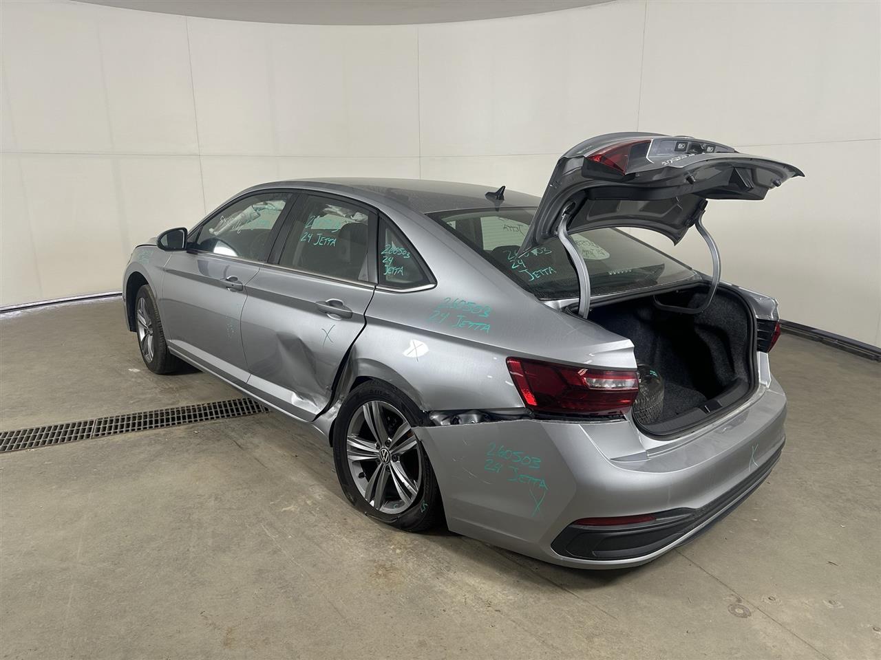 Vehicle/113054_03.jpg
