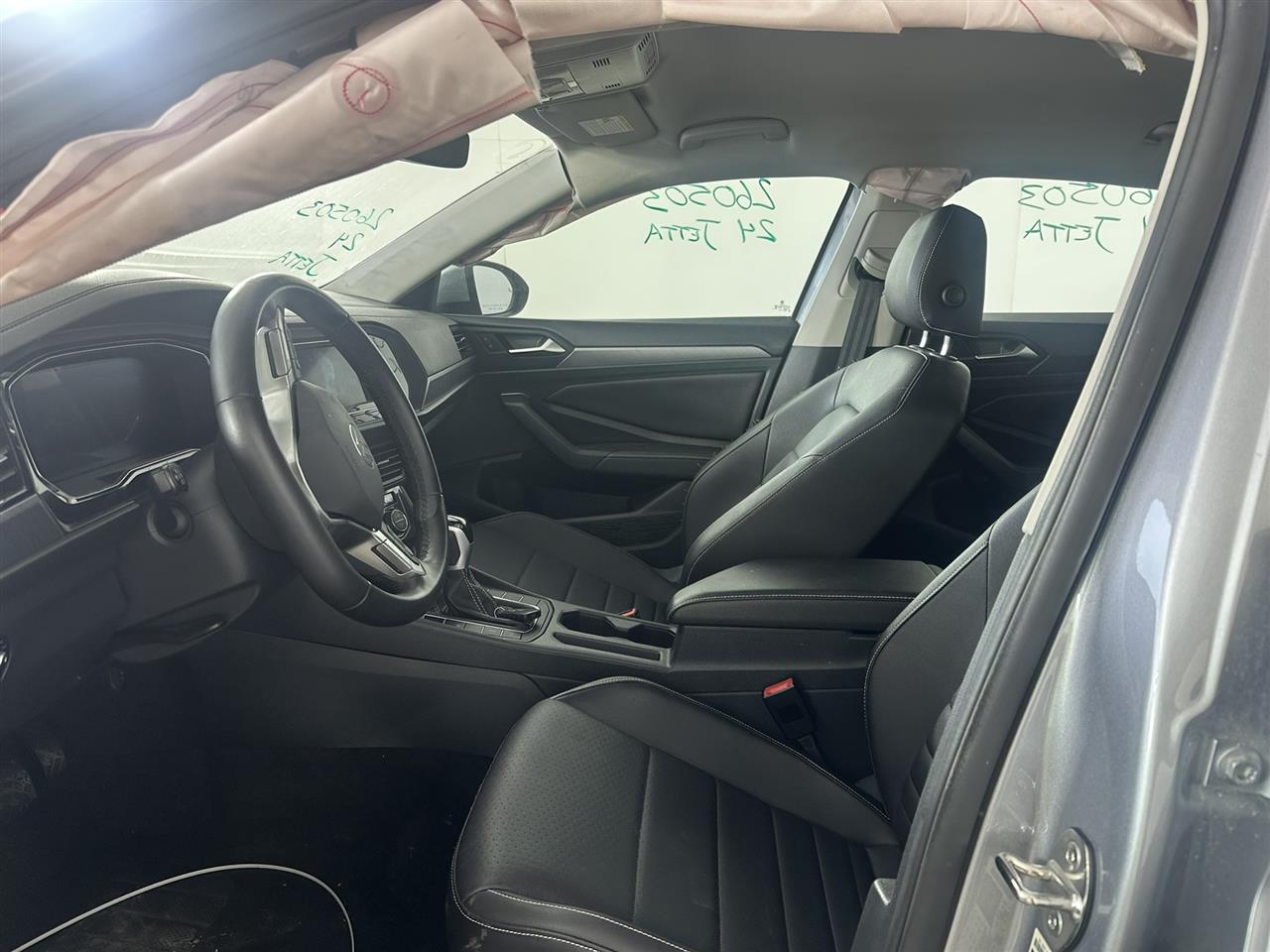 Vehicle/113054_07.jpg