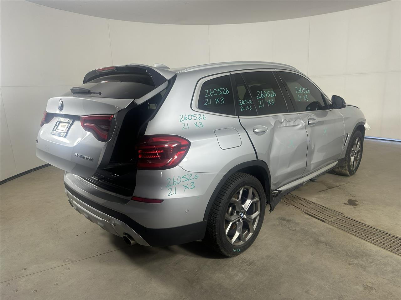 Vehicle/113410_04.jpg