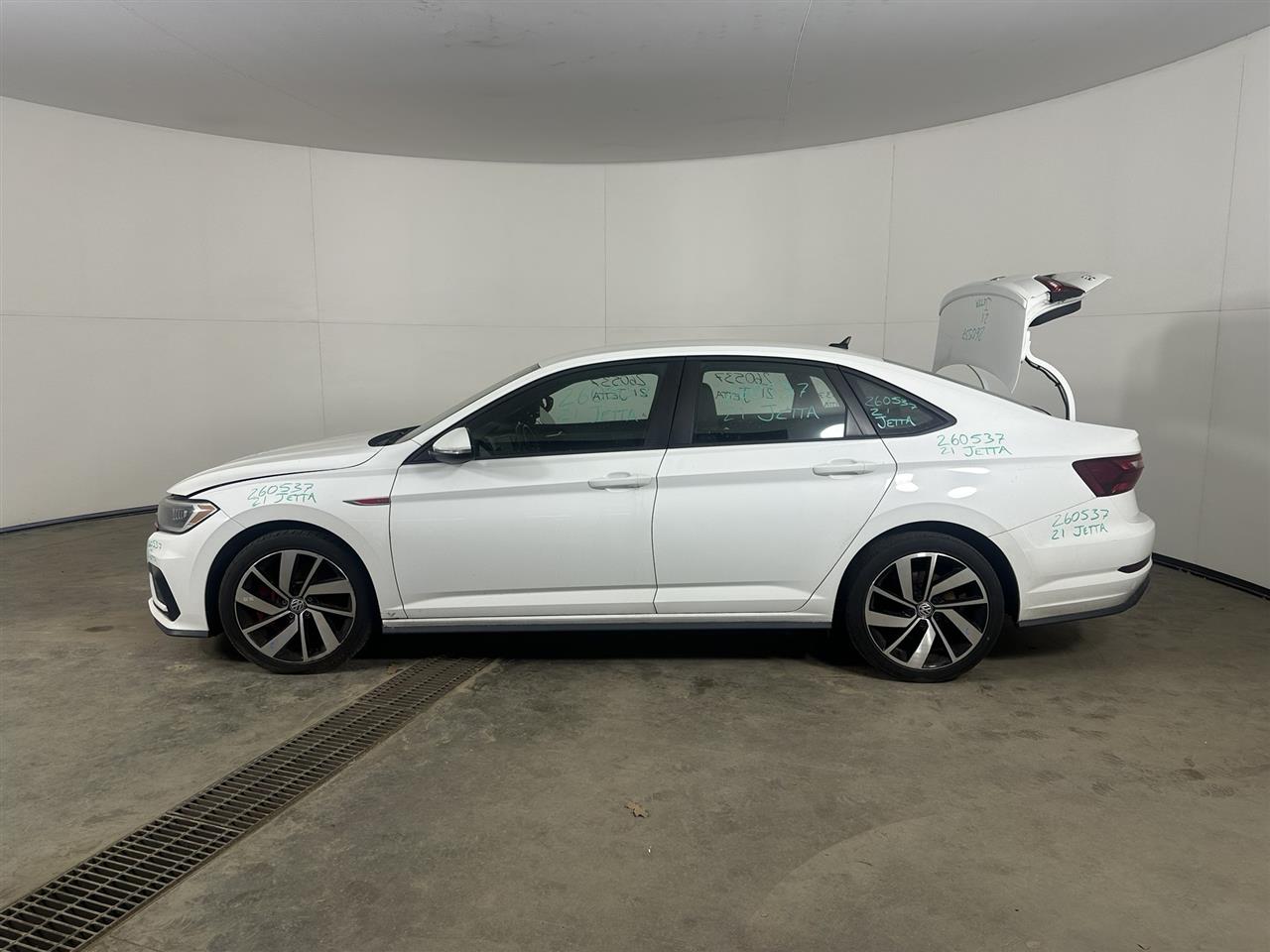 Vehicle/113482_02.jpg