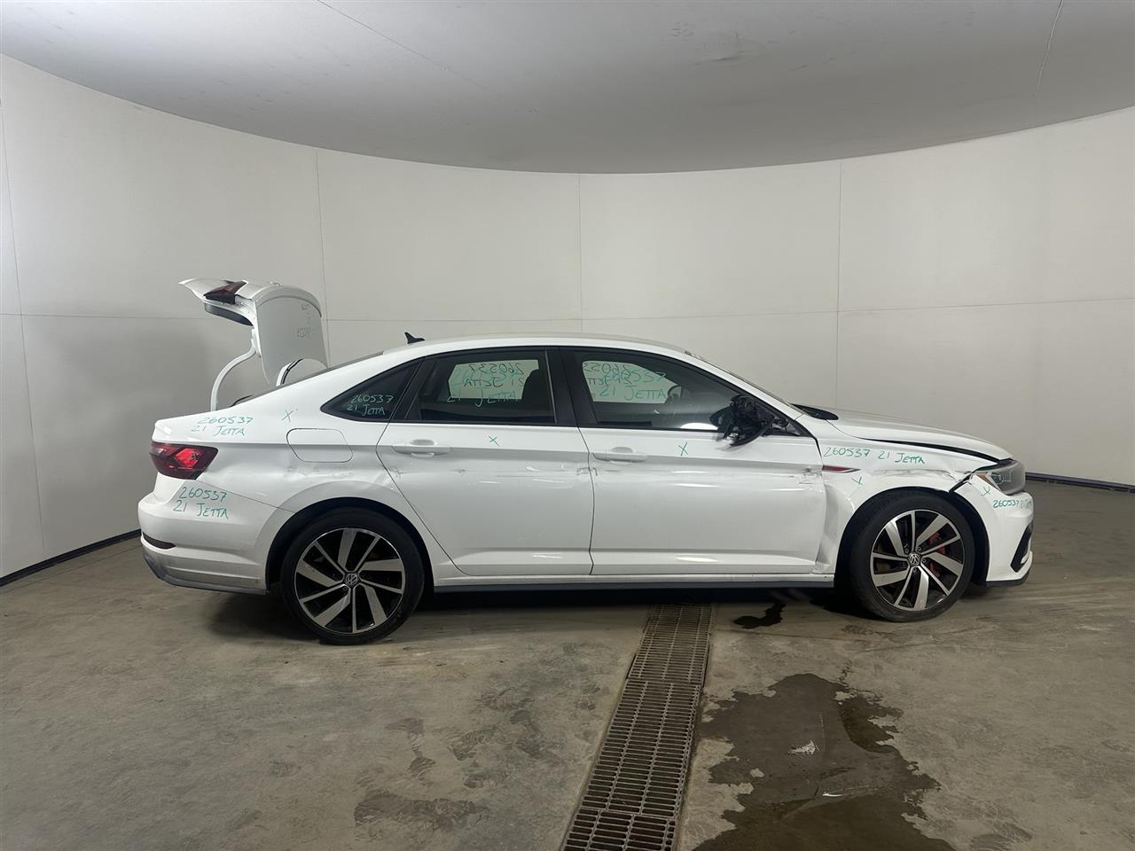 Vehicle/113482_05.jpg