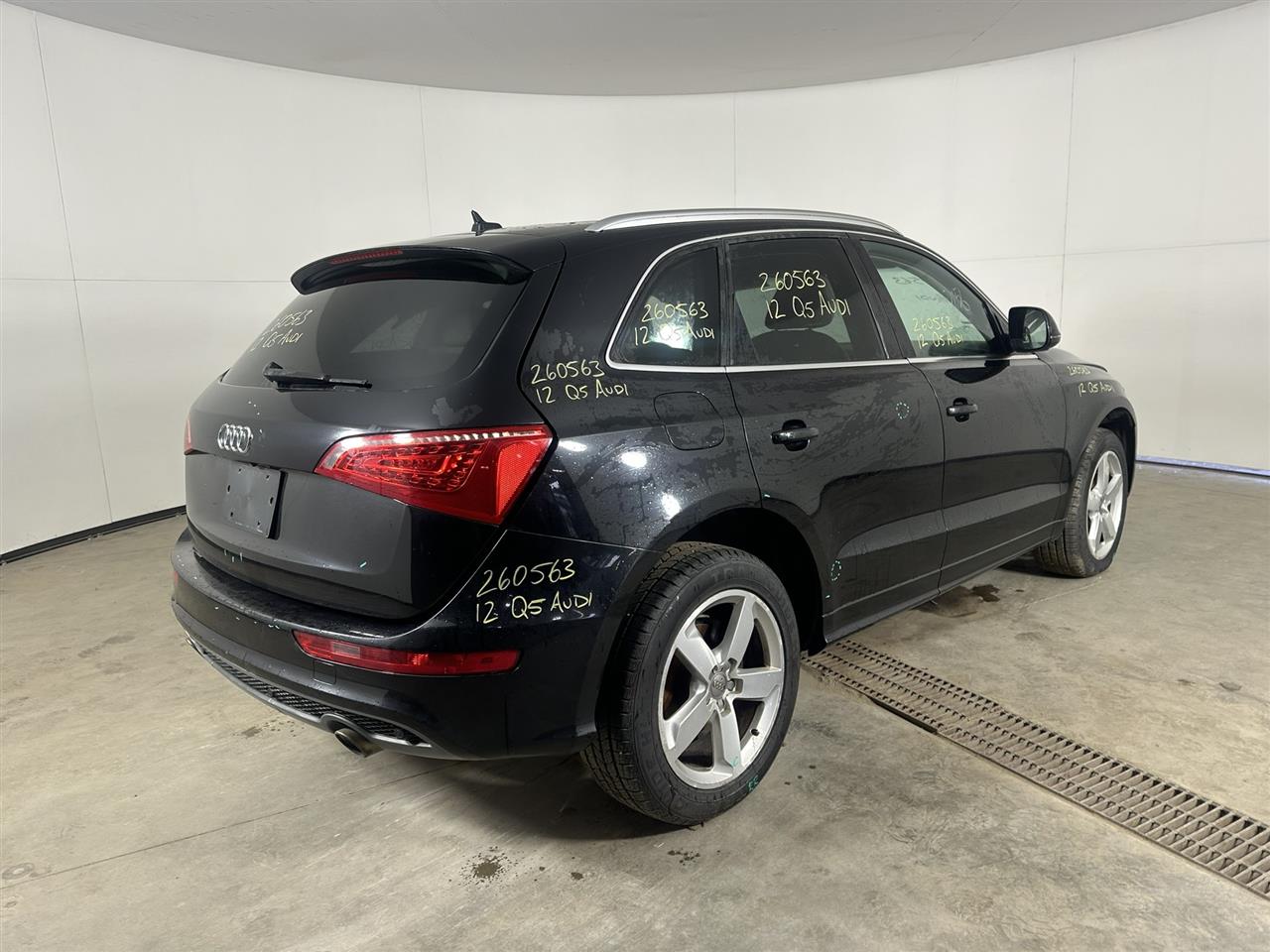 Vehicle/113711_04.jpg