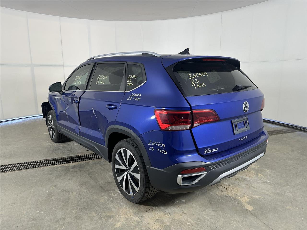 Vehicle/114577_03.jpg
