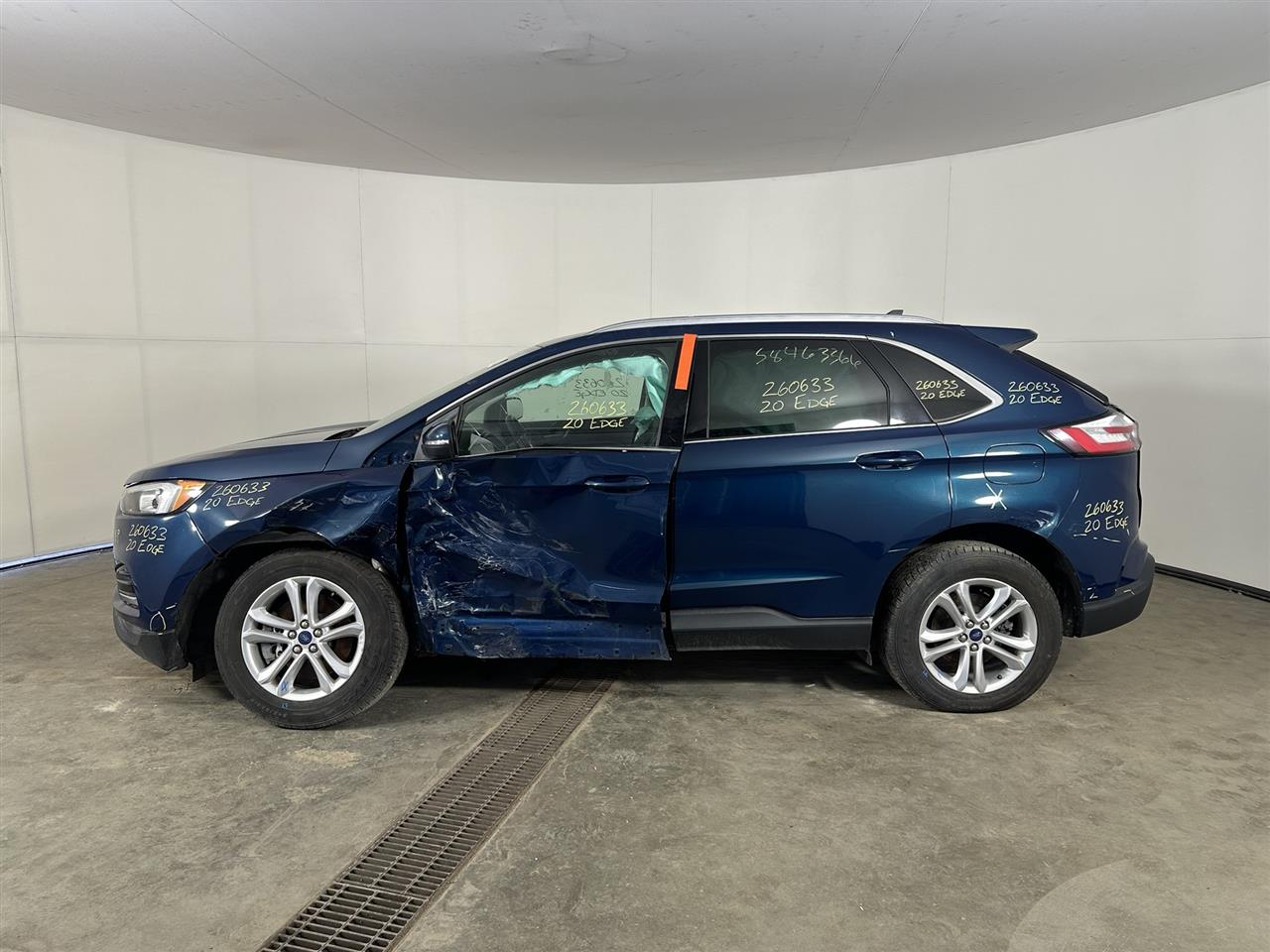 Vehicle/114766_02.jpg