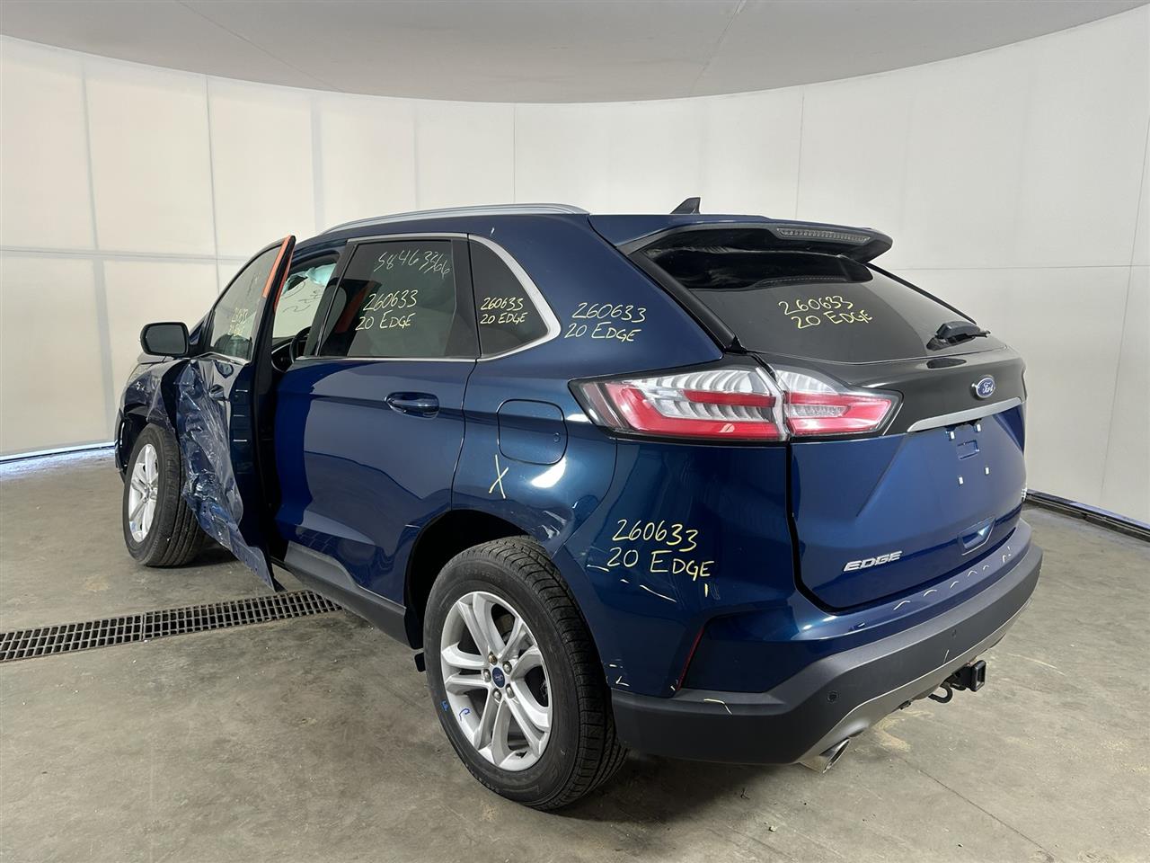 Vehicle/114766_03.jpg