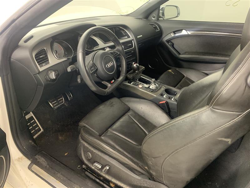 Vehicle/70182_04.jpg