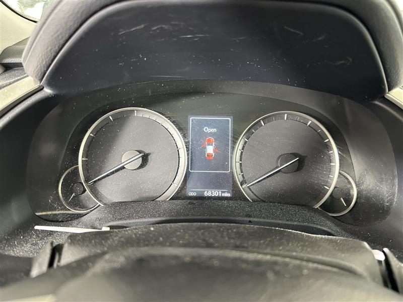 Vehicle/74433_10.jpg