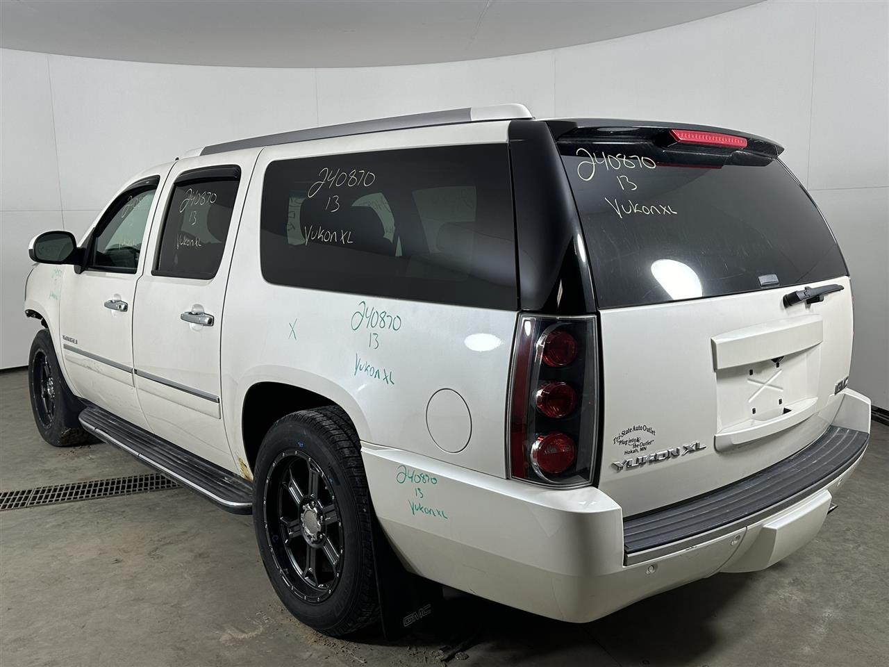 Vehicle/93787_13.jpg