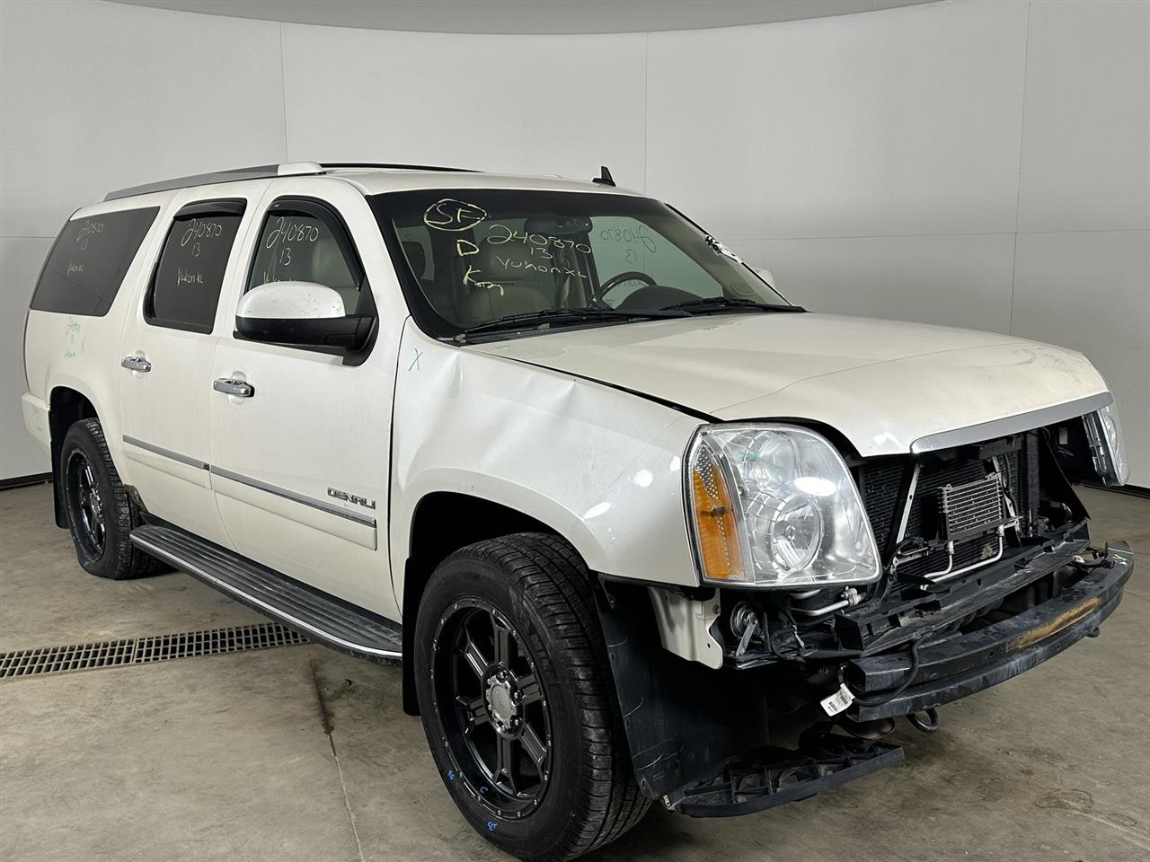 Vehicle/93787_16.jpg