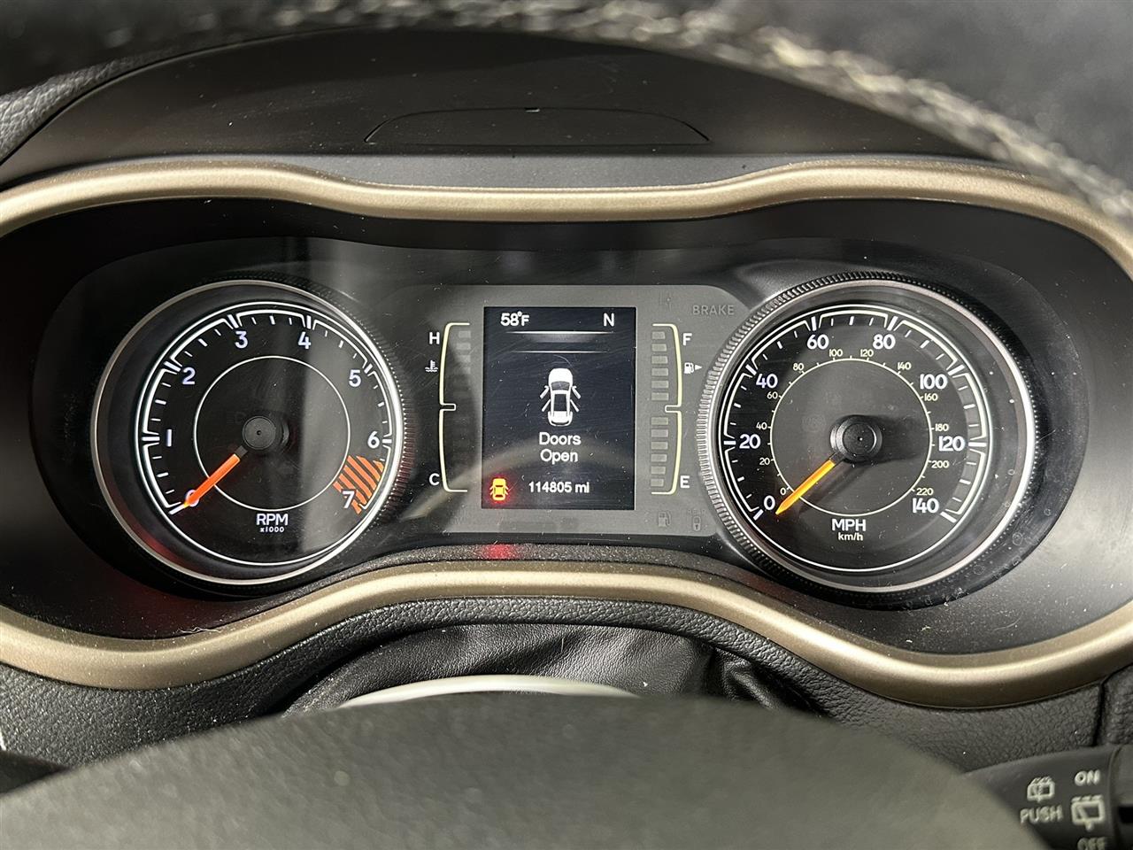 Vehicle/93839_09.jpg