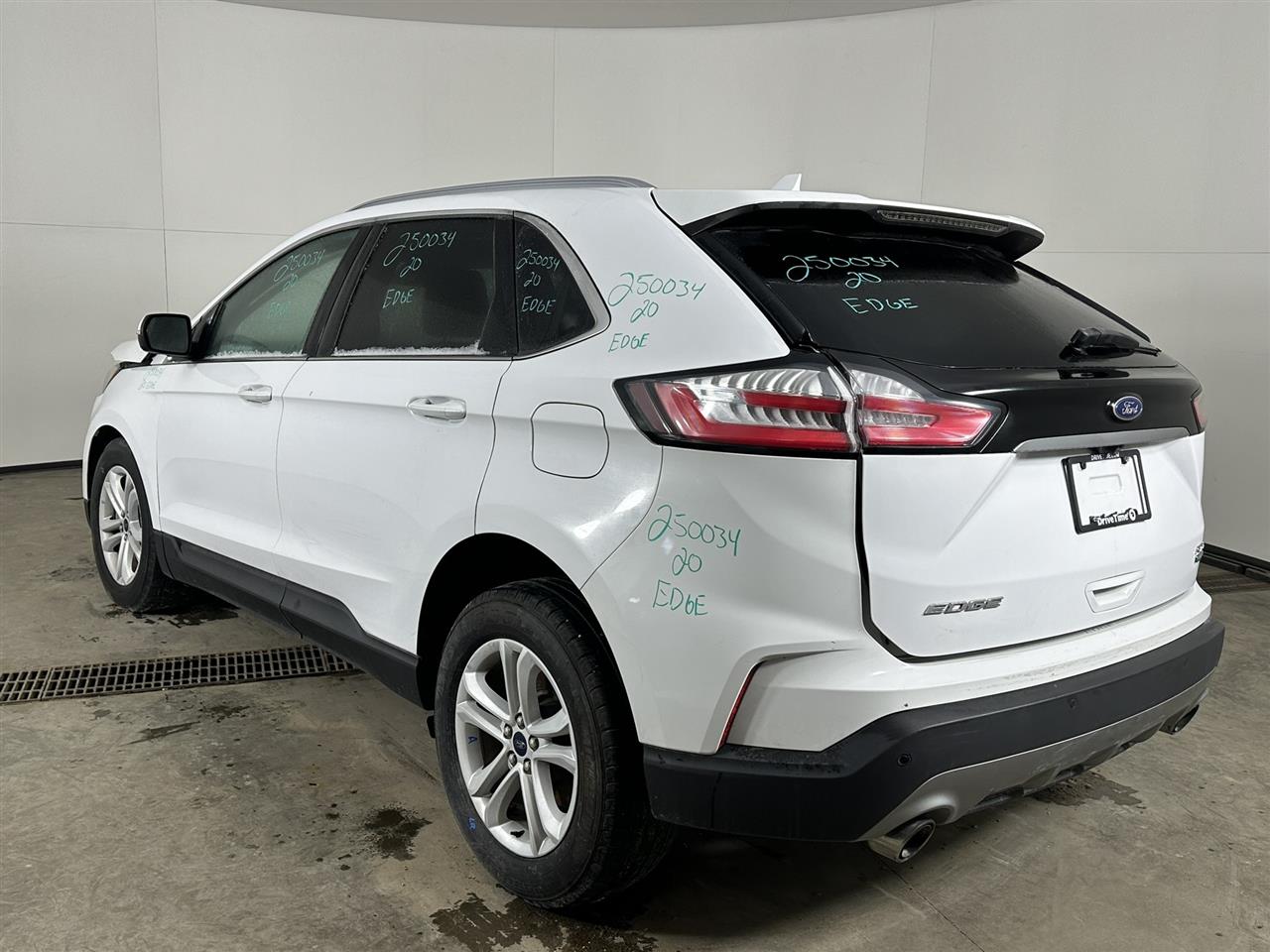 Vehicle/94389_03.jpg