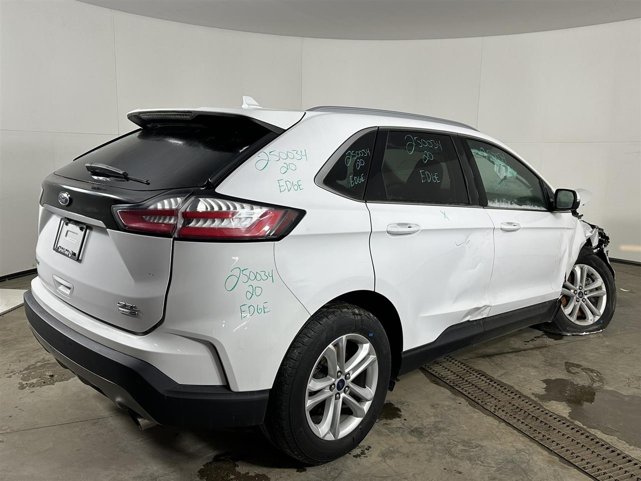 Vehicle/94389_04.jpg