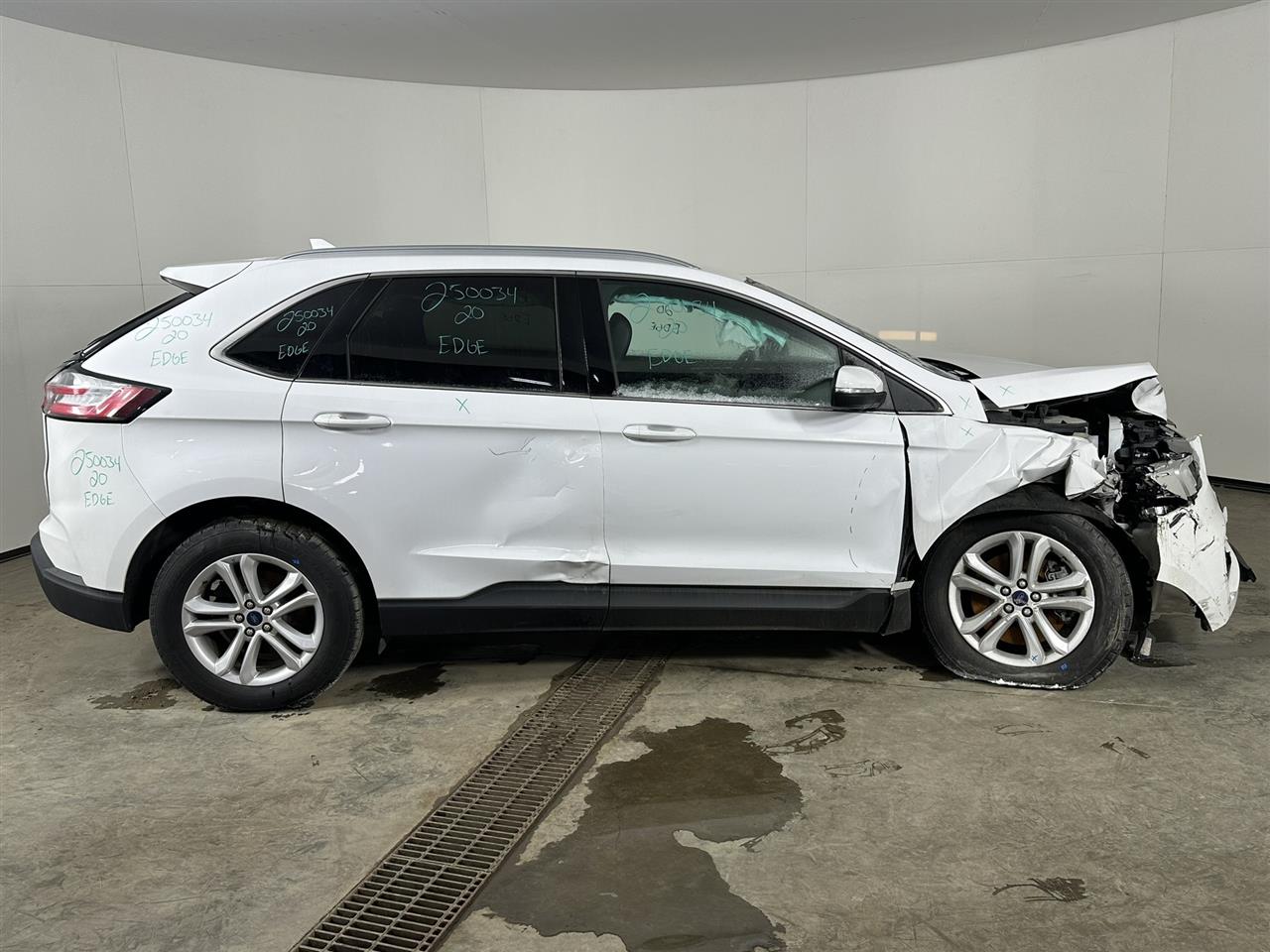 Vehicle/94389_05.jpg