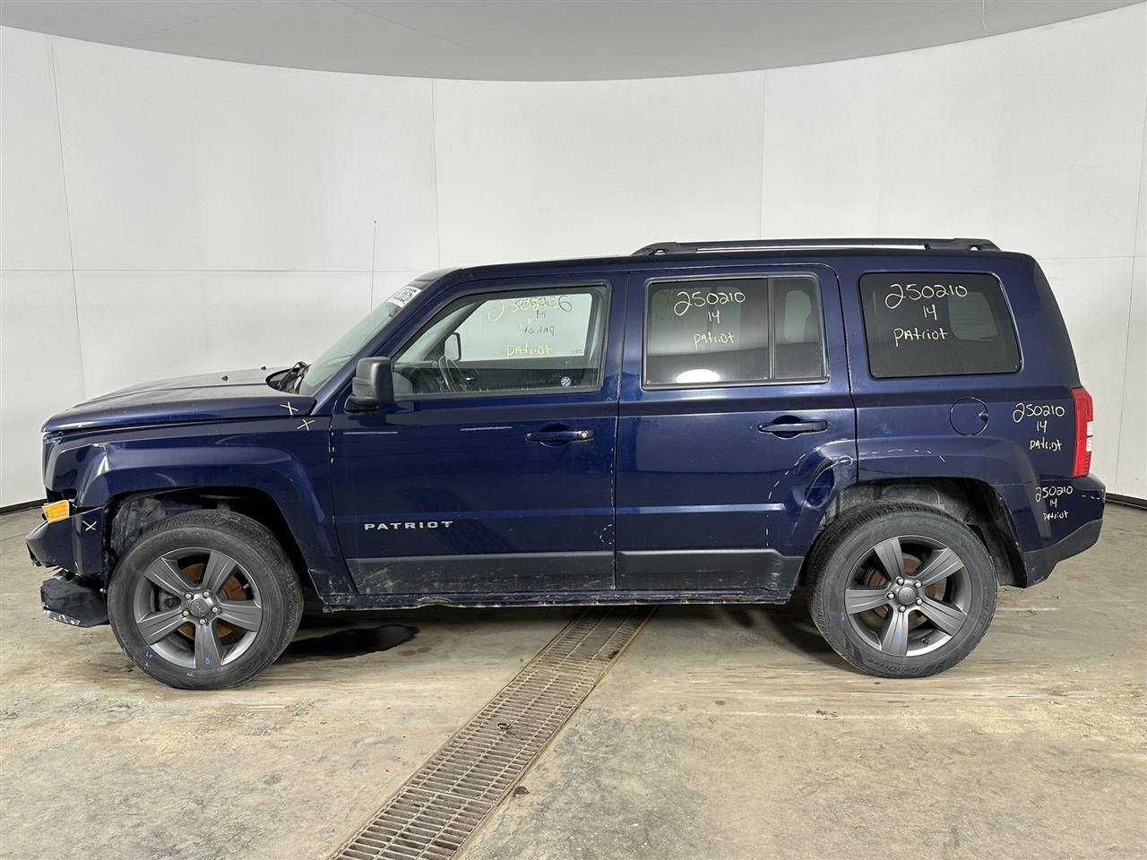 Vehicle/96702_02.jpg