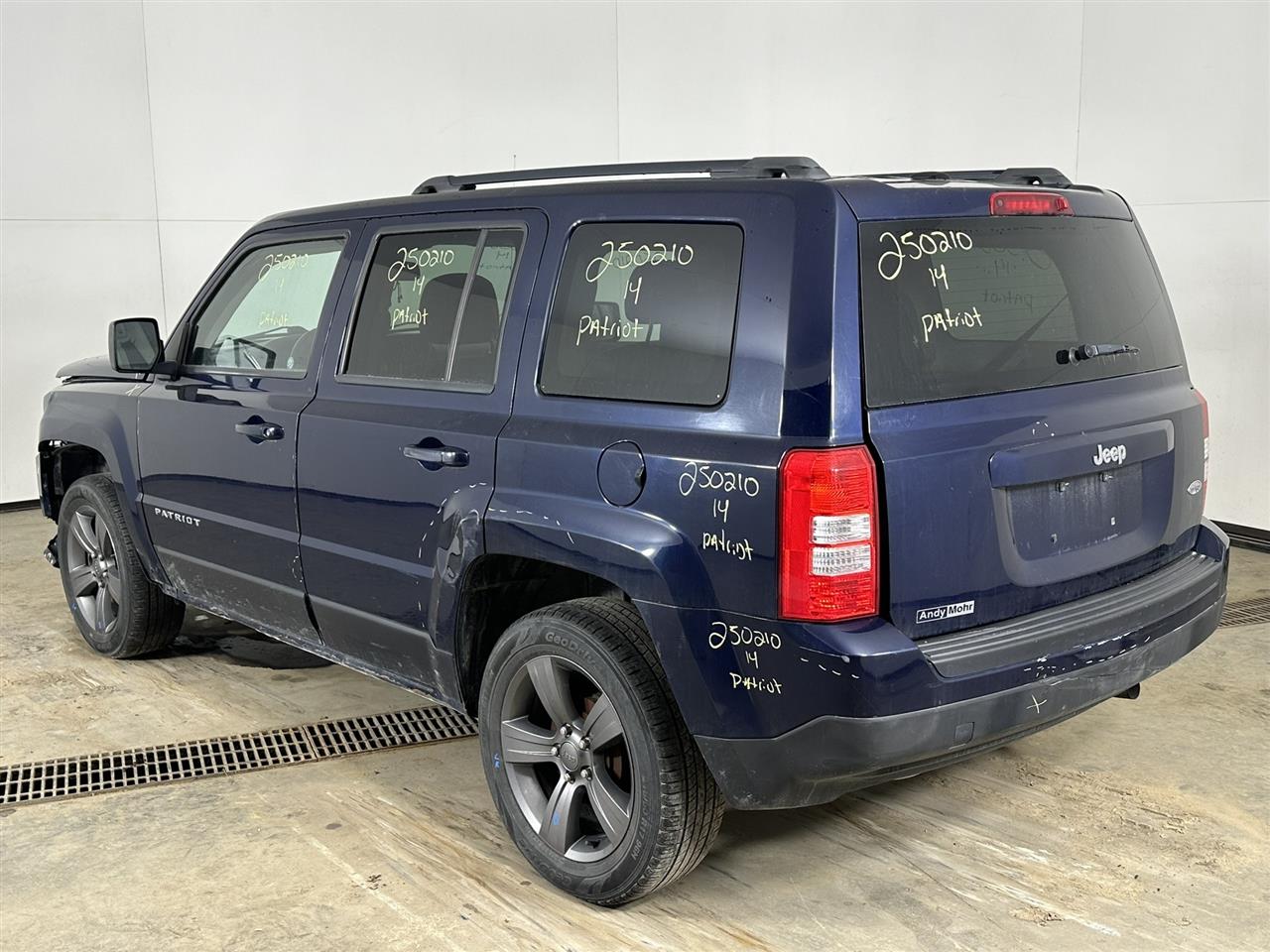 Vehicle/96702_03.jpg
