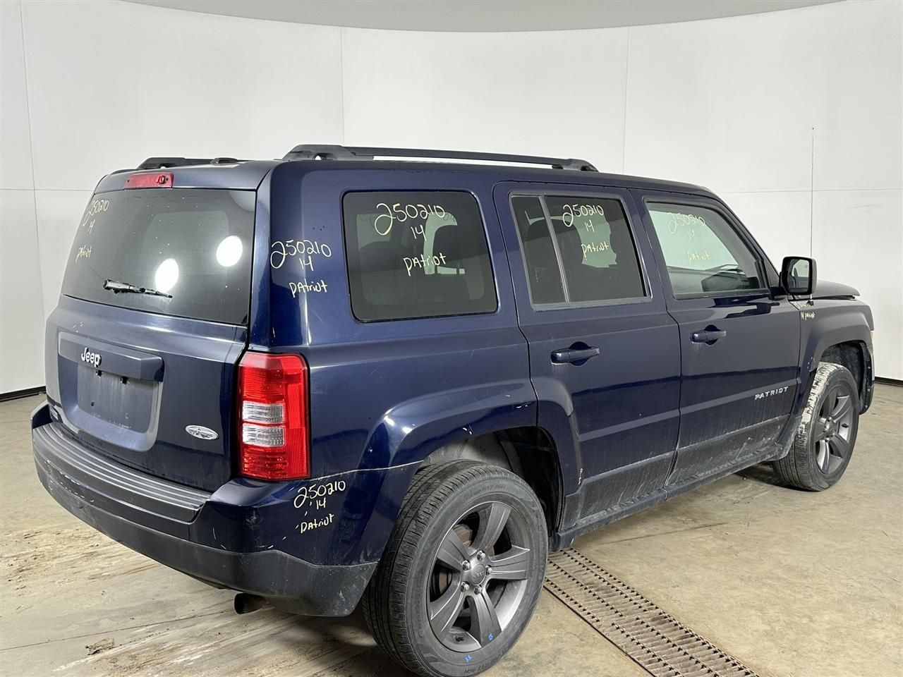 Vehicle/96702_04.jpg