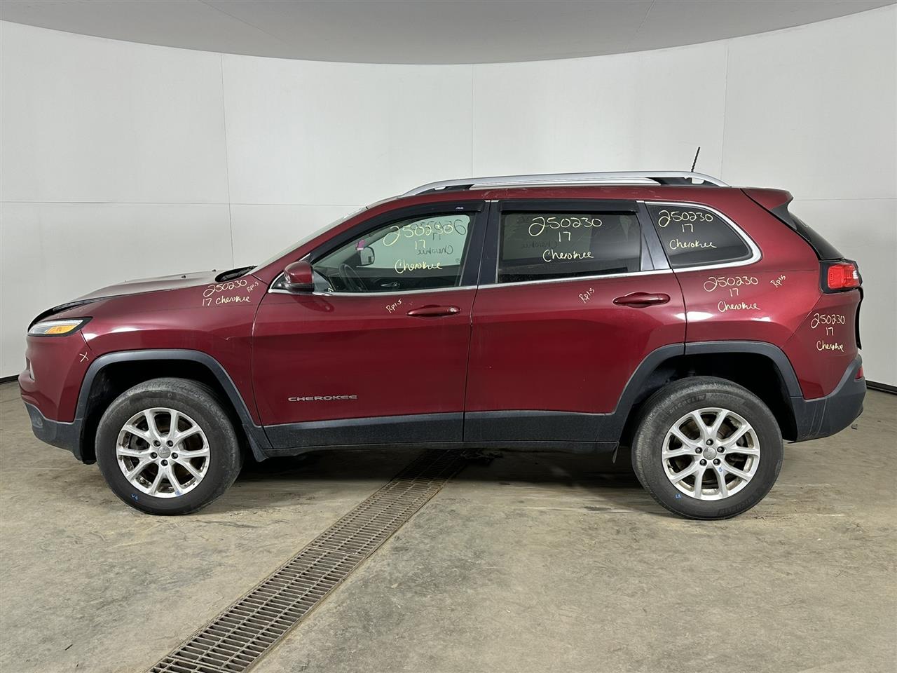 Vehicle/96830_02.jpg