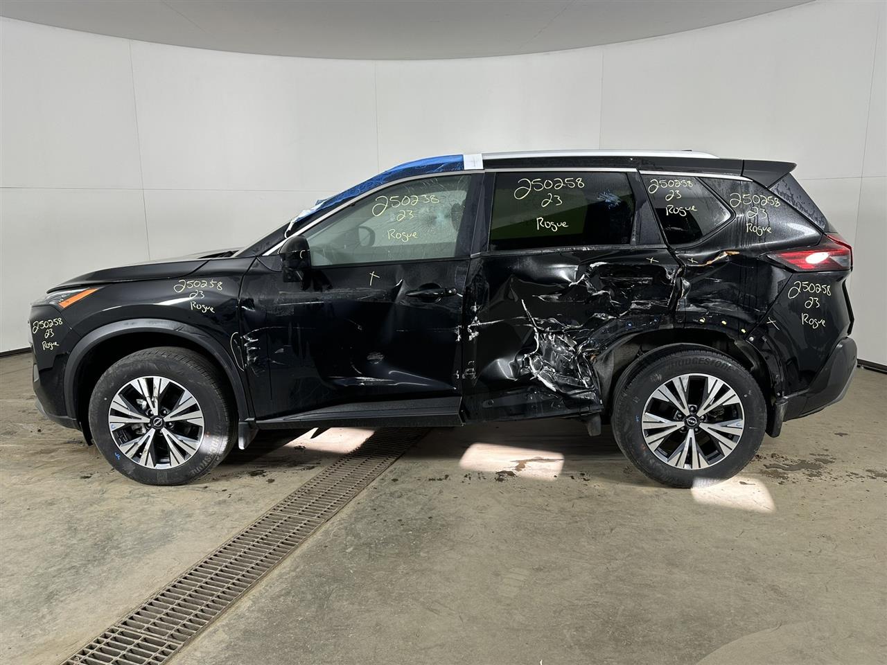 Vehicle/97327_02.jpg