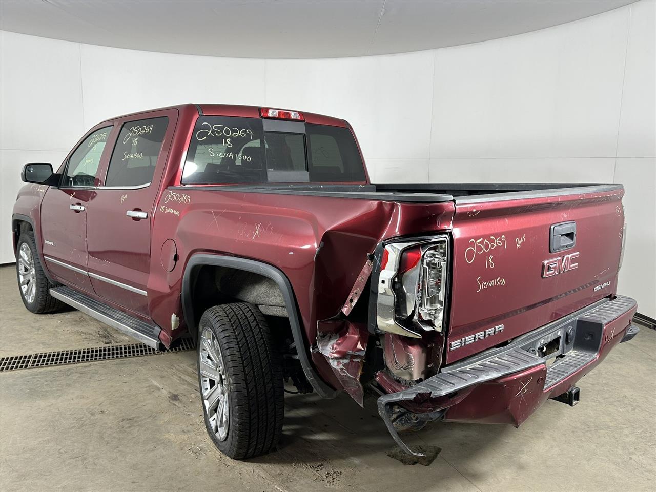 Vehicle/97441_03.jpg