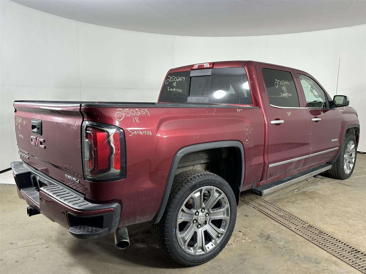 Vehicle/97441_04.jpg
