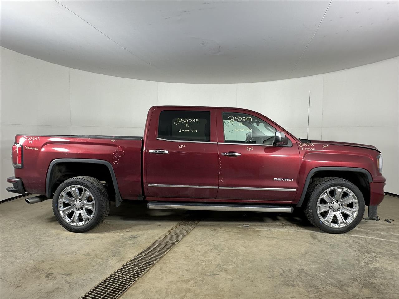 Vehicle/97441_05.jpg