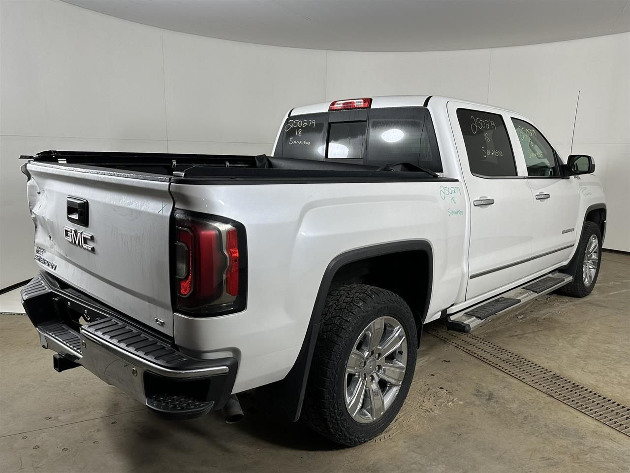 Vehicle/97467_04.jpg