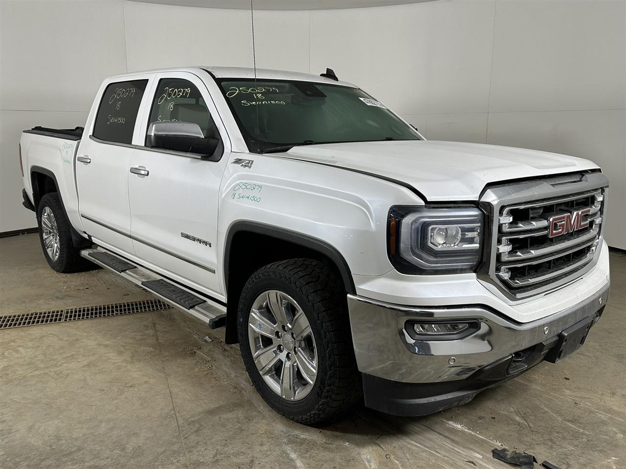 Vehicle/97467_06.jpg