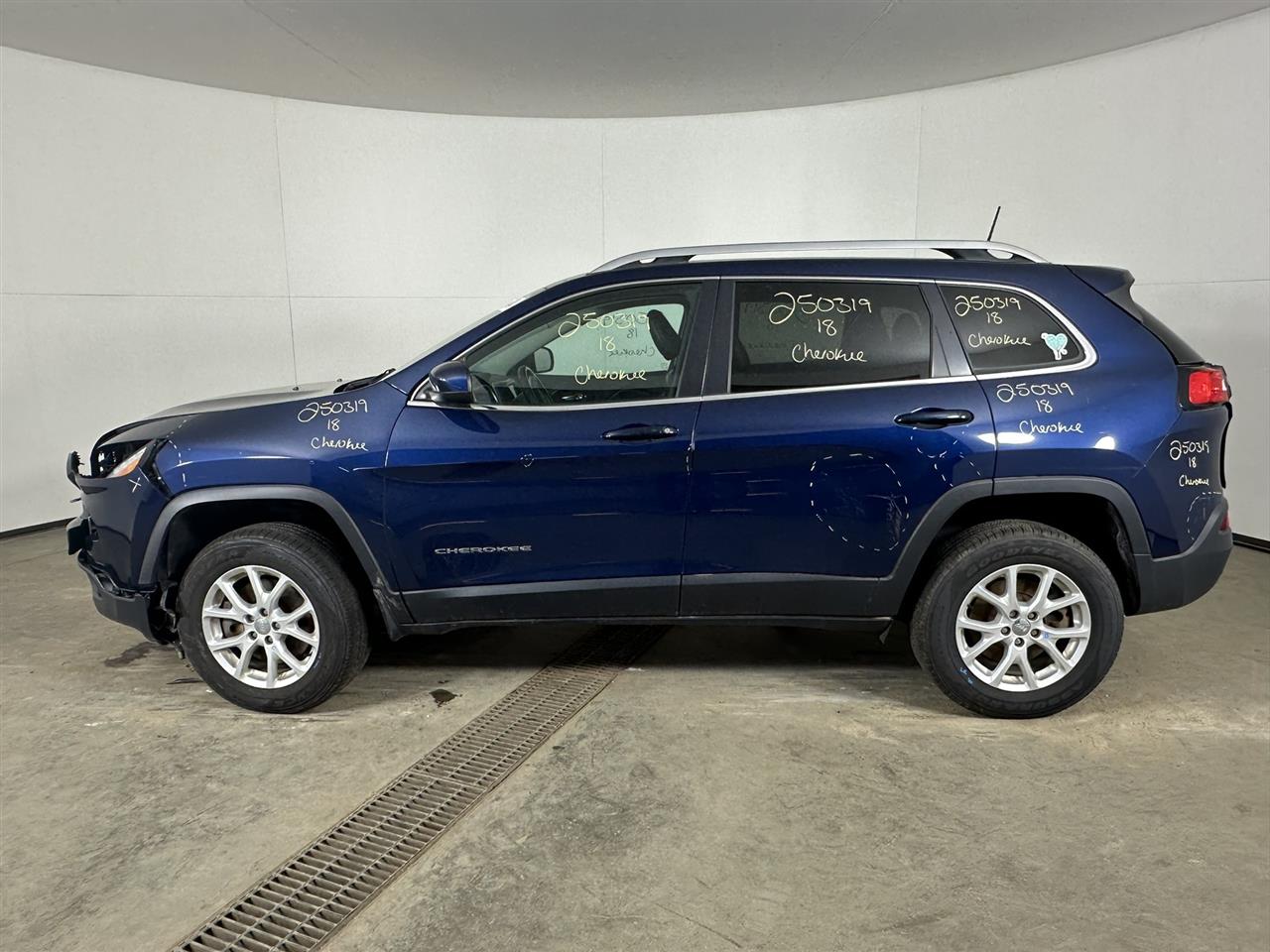 Vehicle/97930_02.jpg