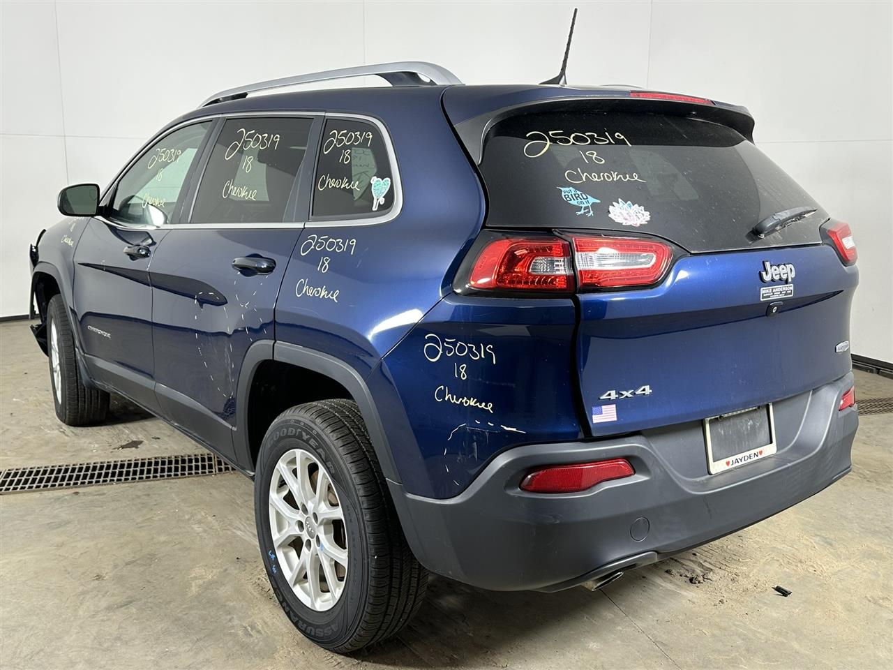 Vehicle/97930_03.jpg