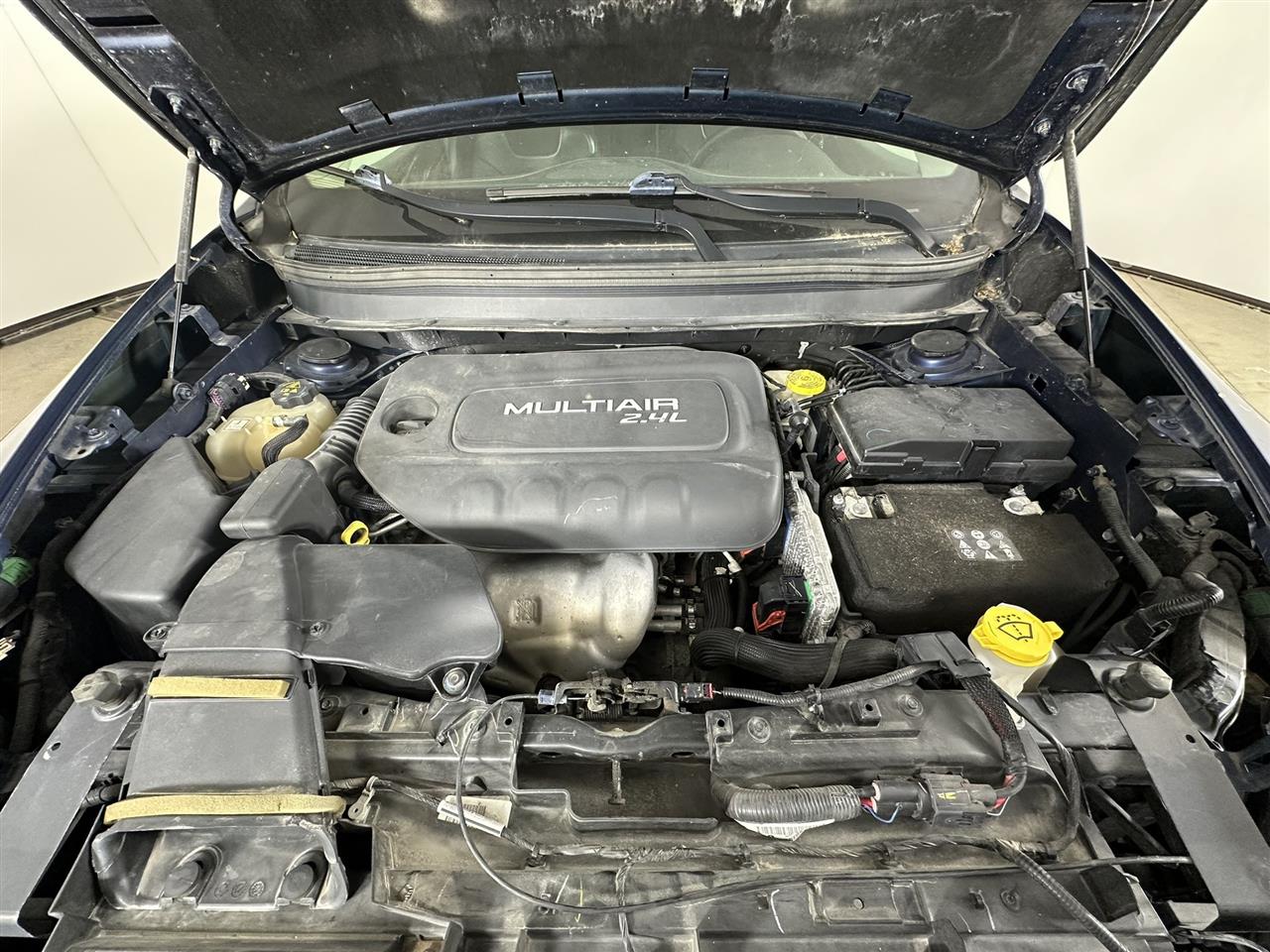 Vehicle/97930_08.jpg