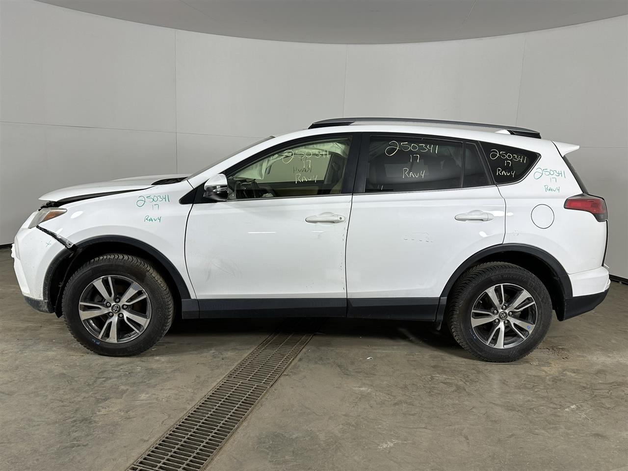 Vehicle/98448_02.jpg