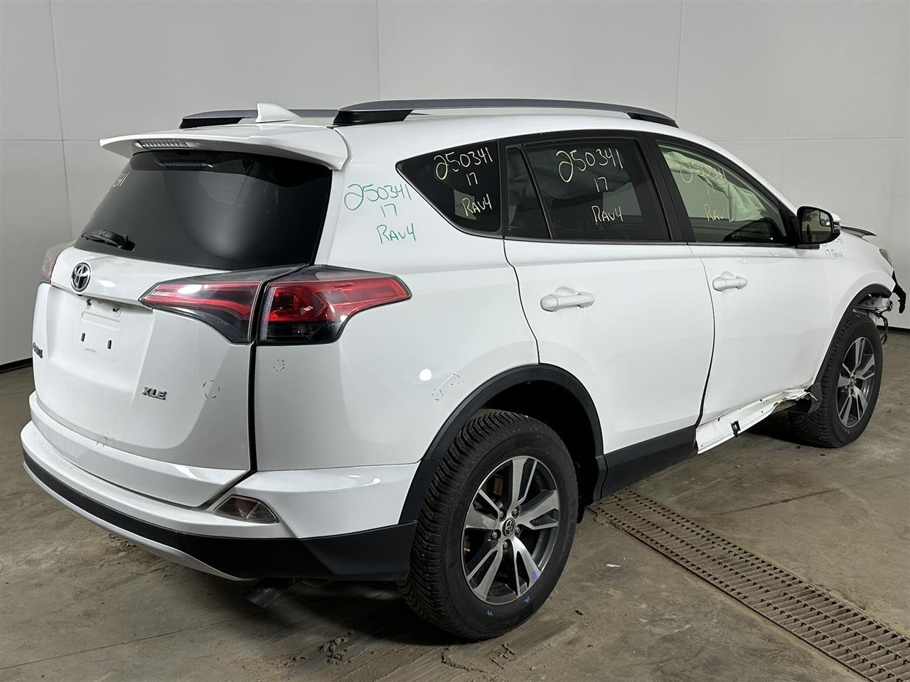 Vehicle/98448_04.jpg