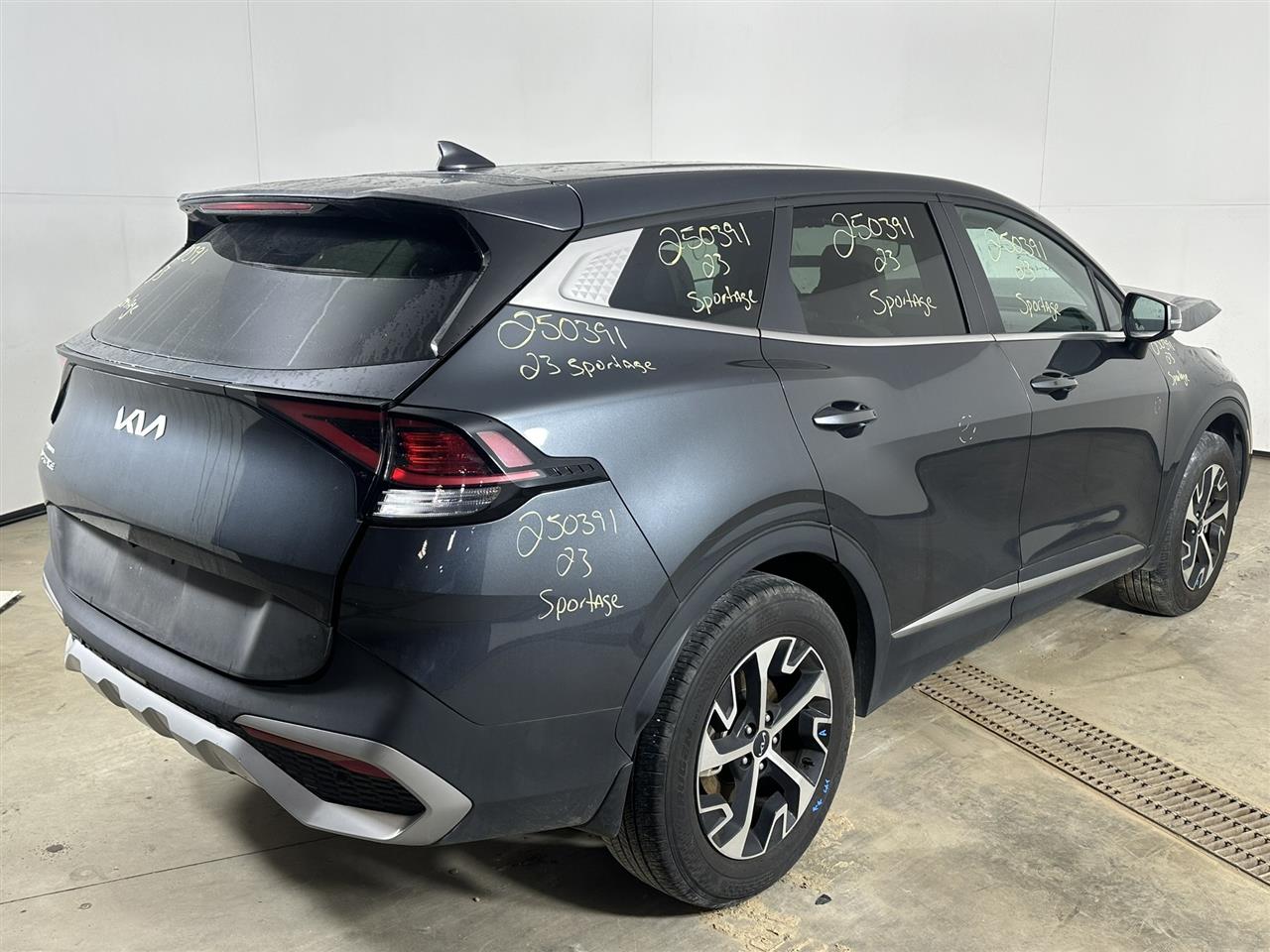Vehicle/98946_04.jpg