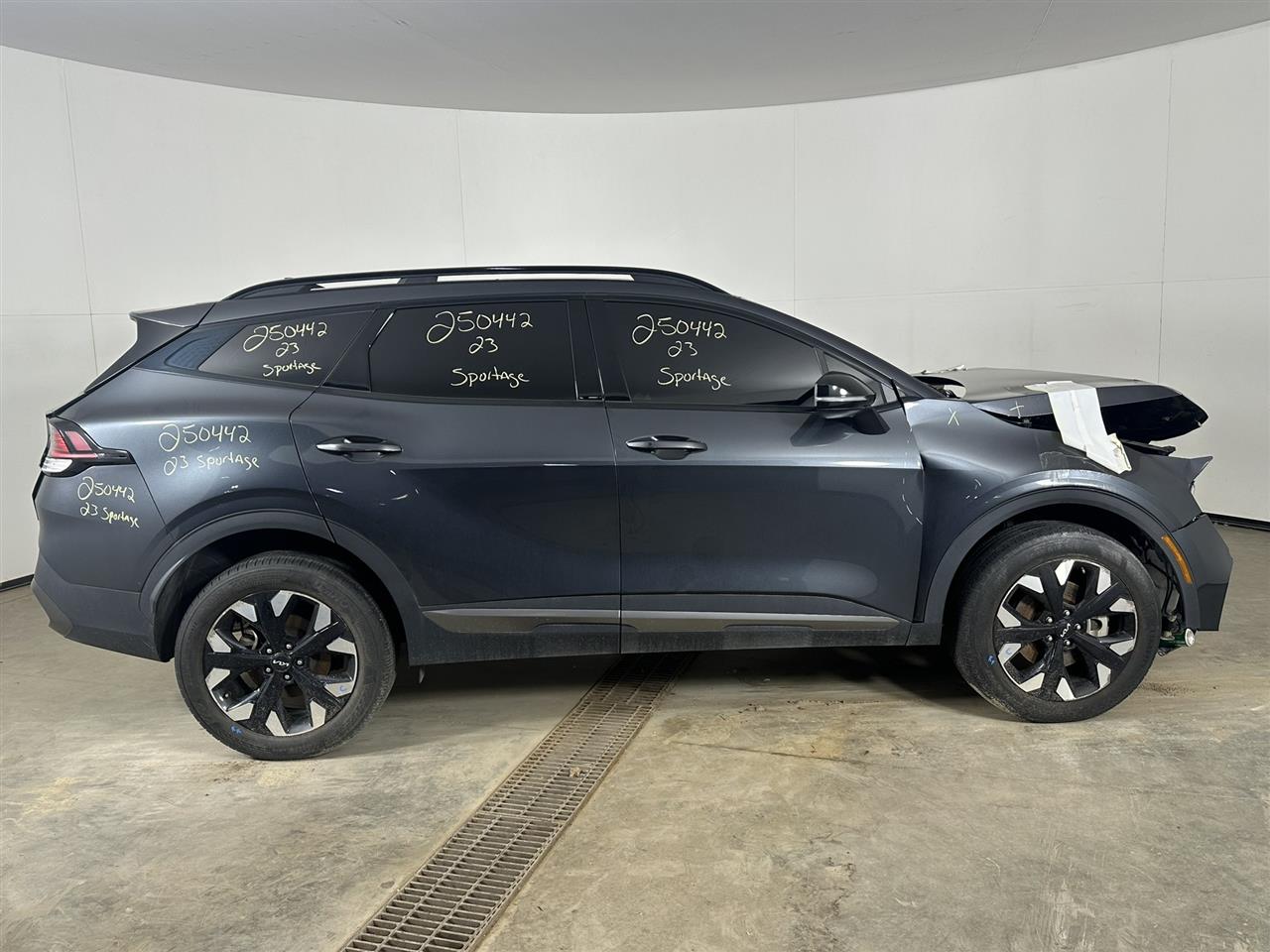 Vehicle/99613_05.jpg