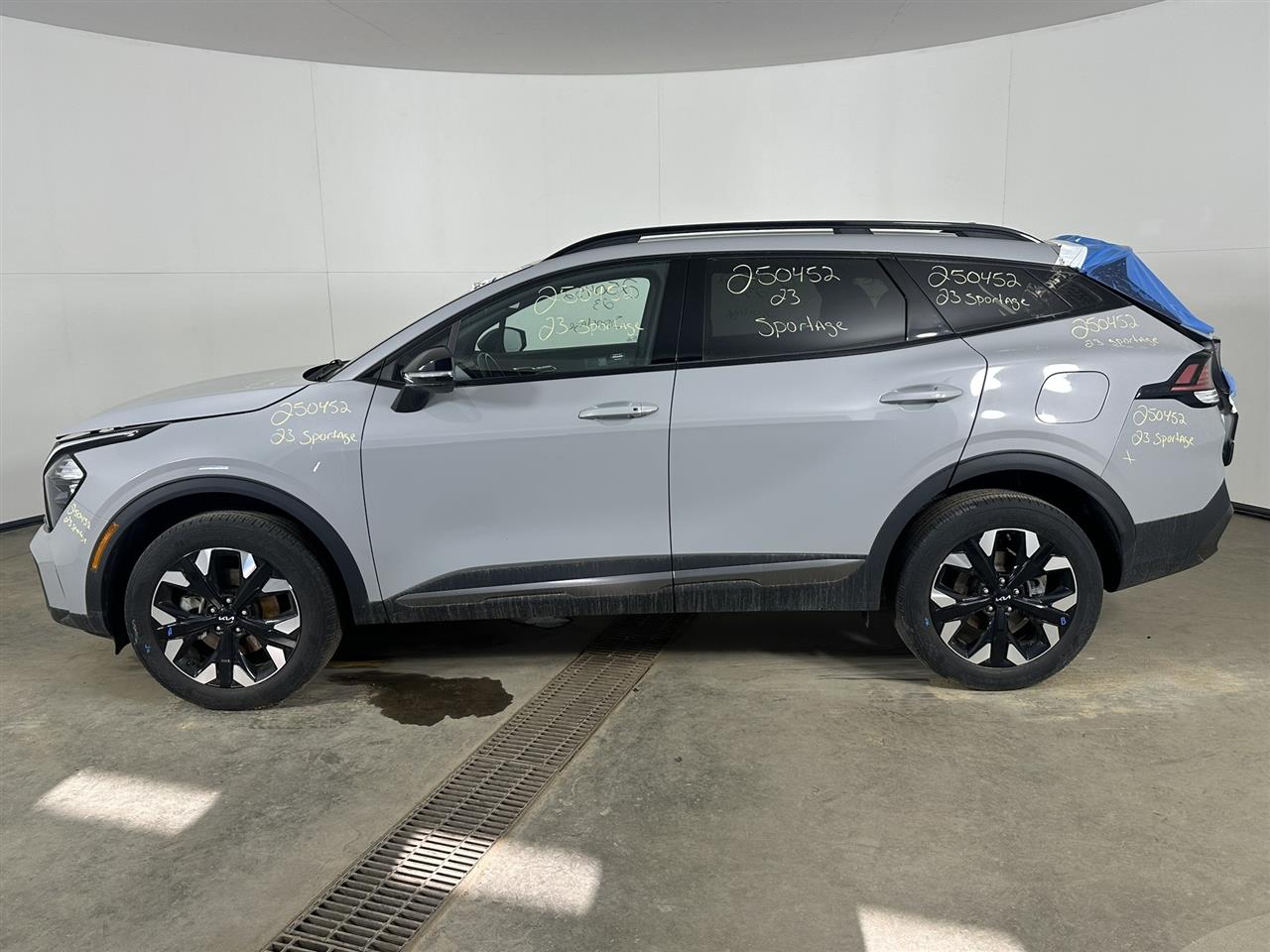 Vehicle/99703_02.jpg