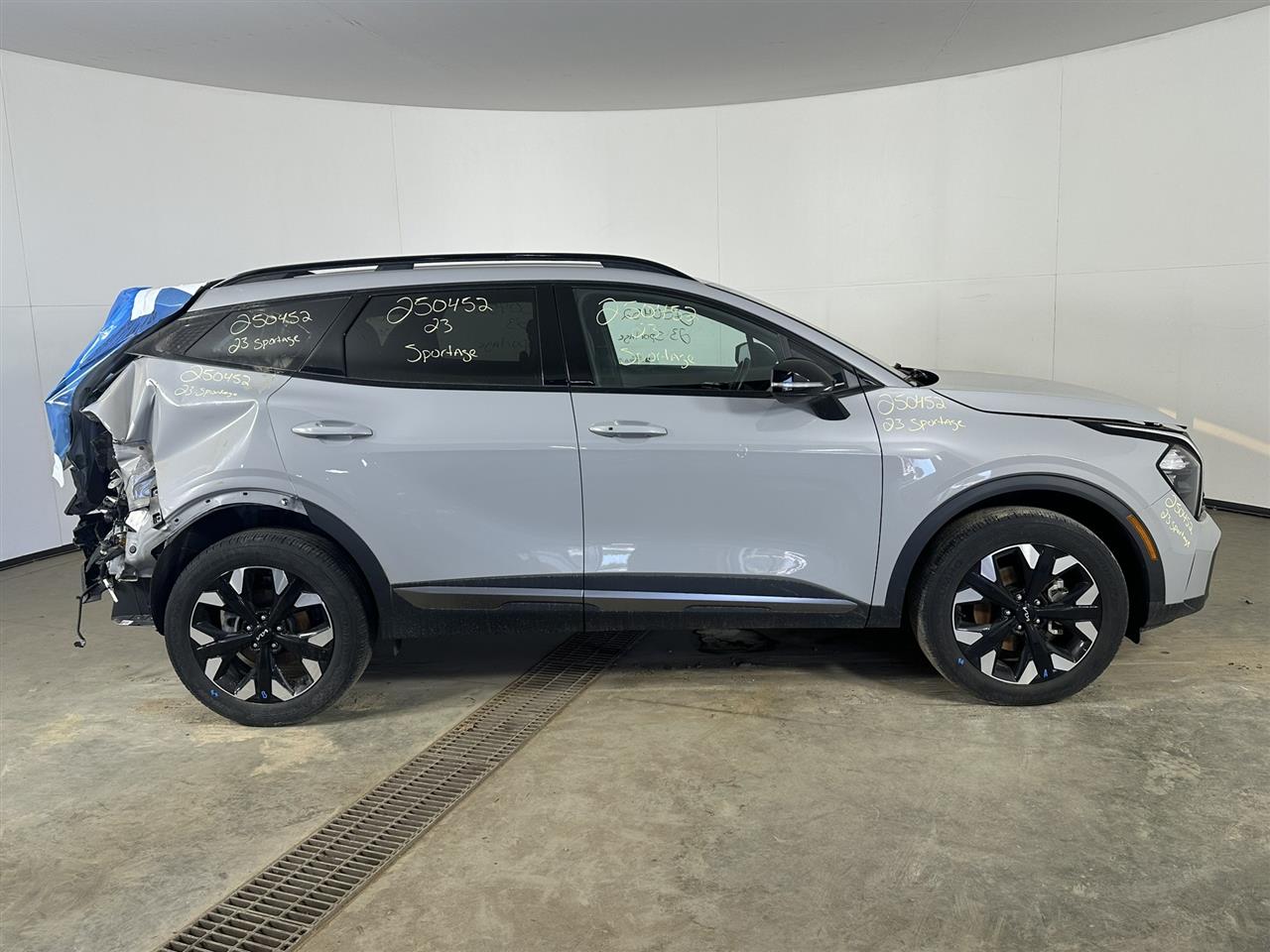 Vehicle/99703_05.jpg