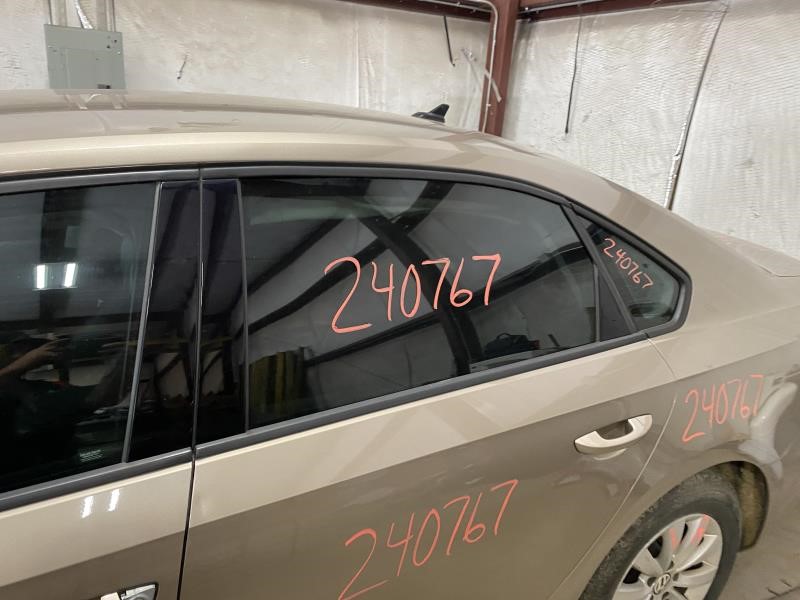 Vehicle/106564_06.jpg