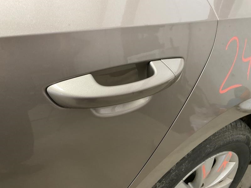Vehicle/106564_07.jpg