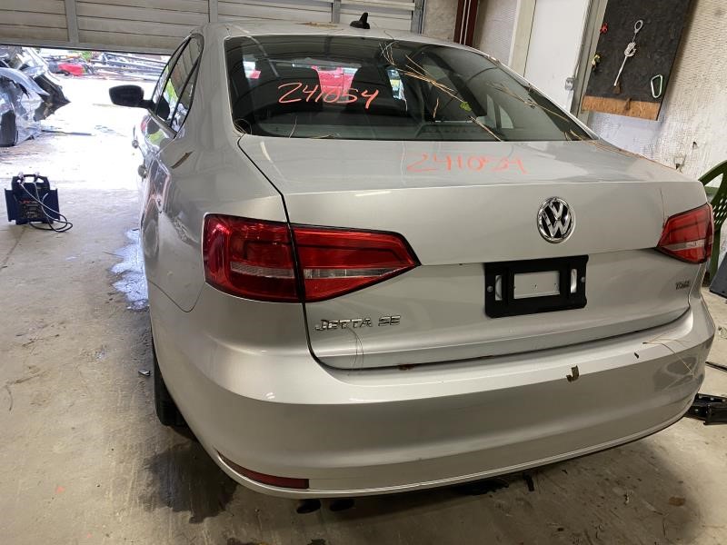 Vehicle/110344_02.jpg