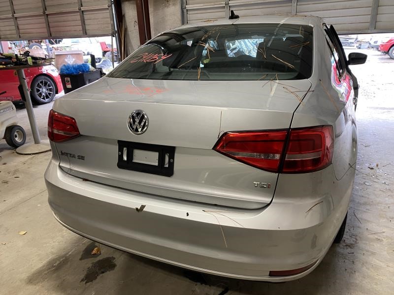 Vehicle/110344_03.jpg