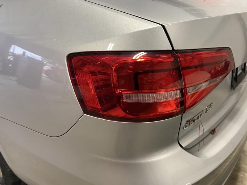 Vehicle/110344_10.jpg