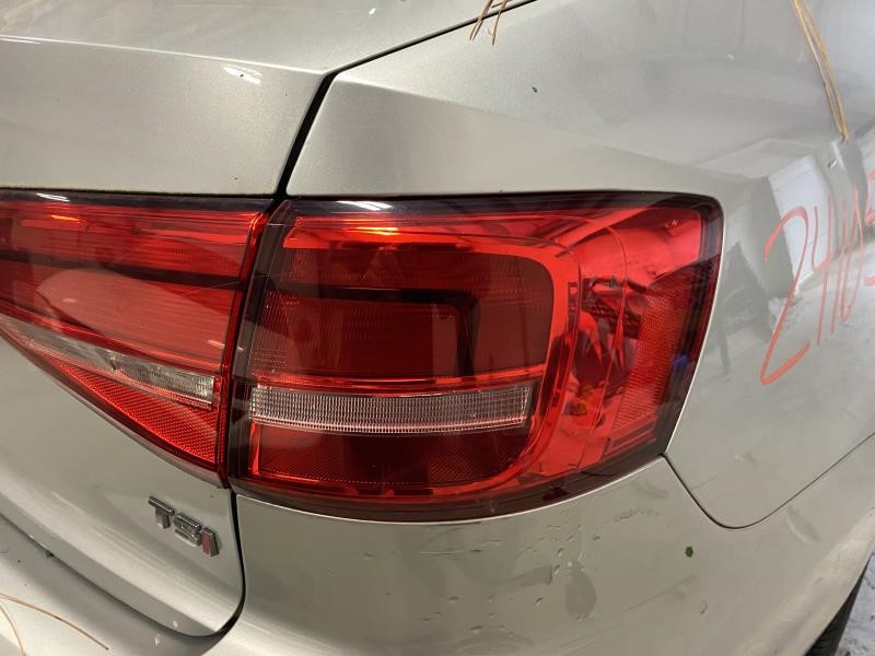 Vehicle/110344_11.jpg